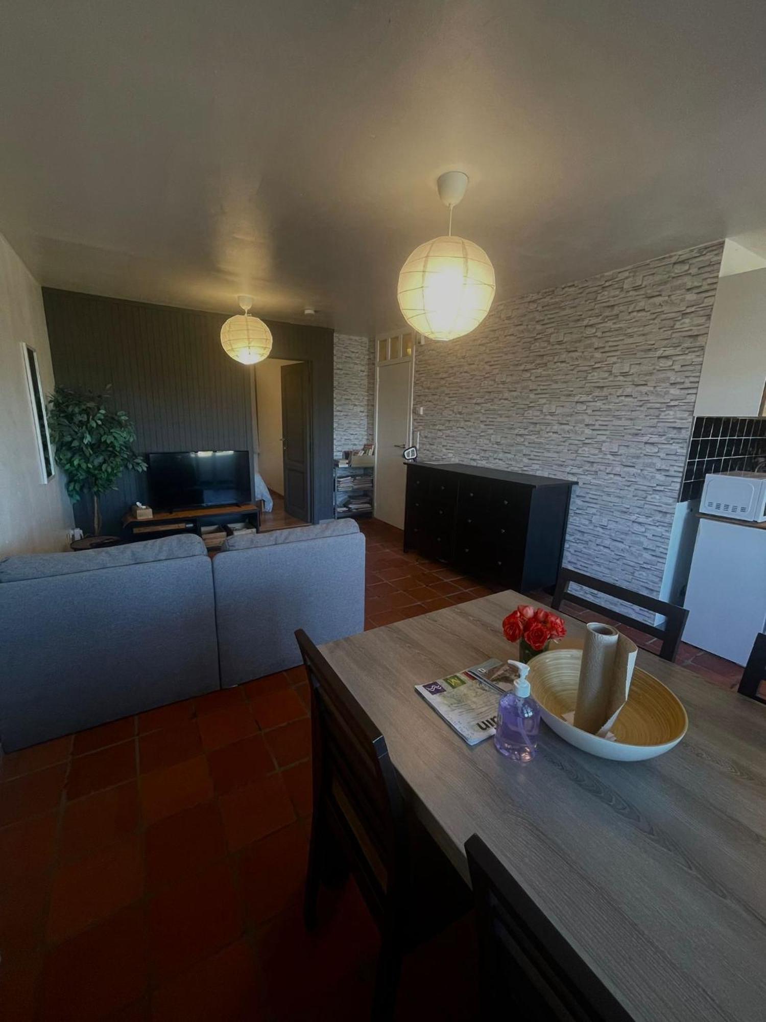 Apartamento Au Beffroi Thuin Exterior foto